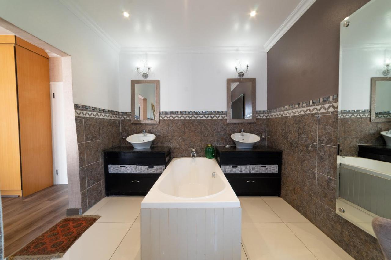 Luxury Boutique Home In Kyalami Мидранд Экстерьер фото