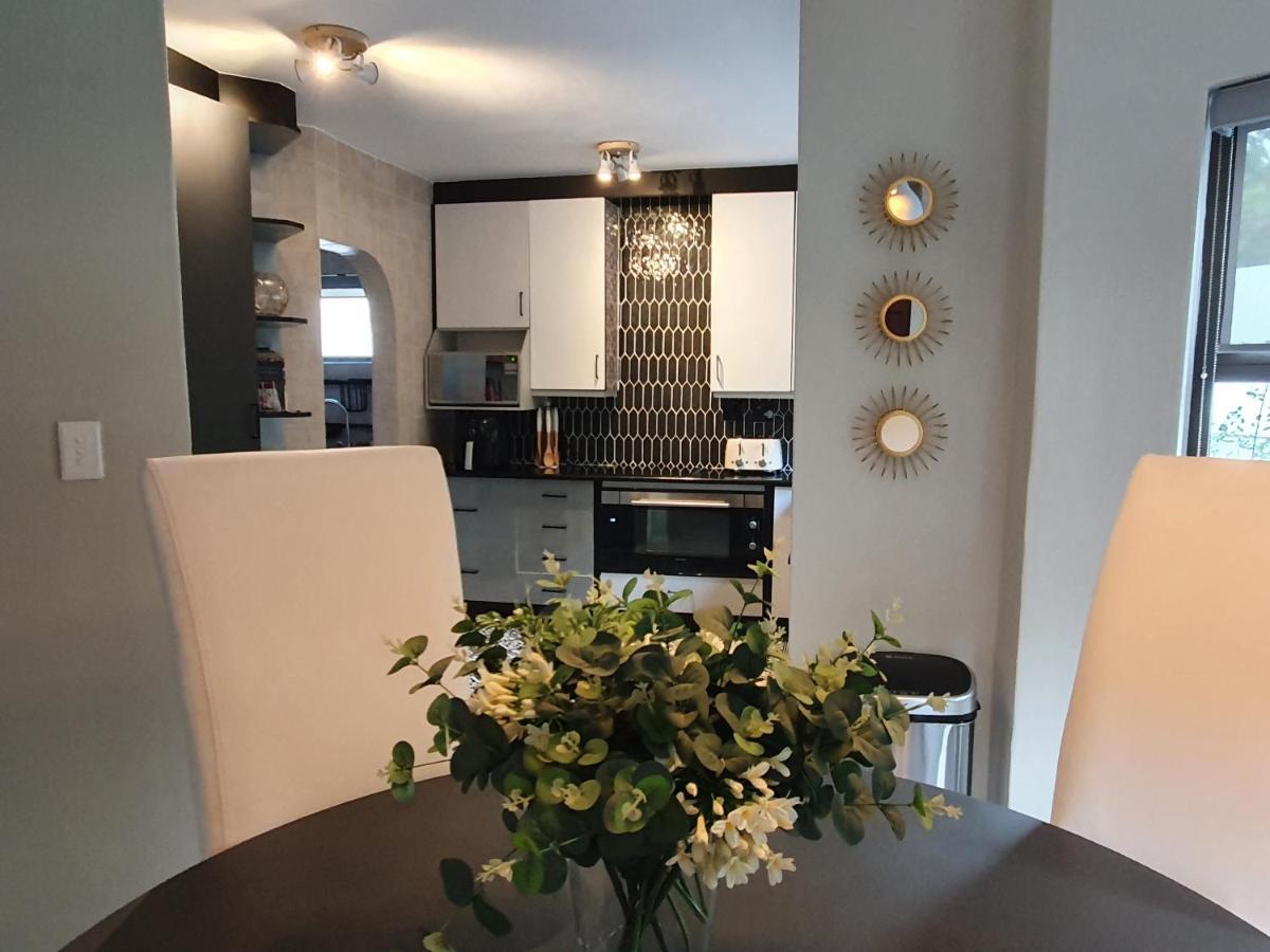 Luxury Boutique Home In Kyalami Мидранд Экстерьер фото